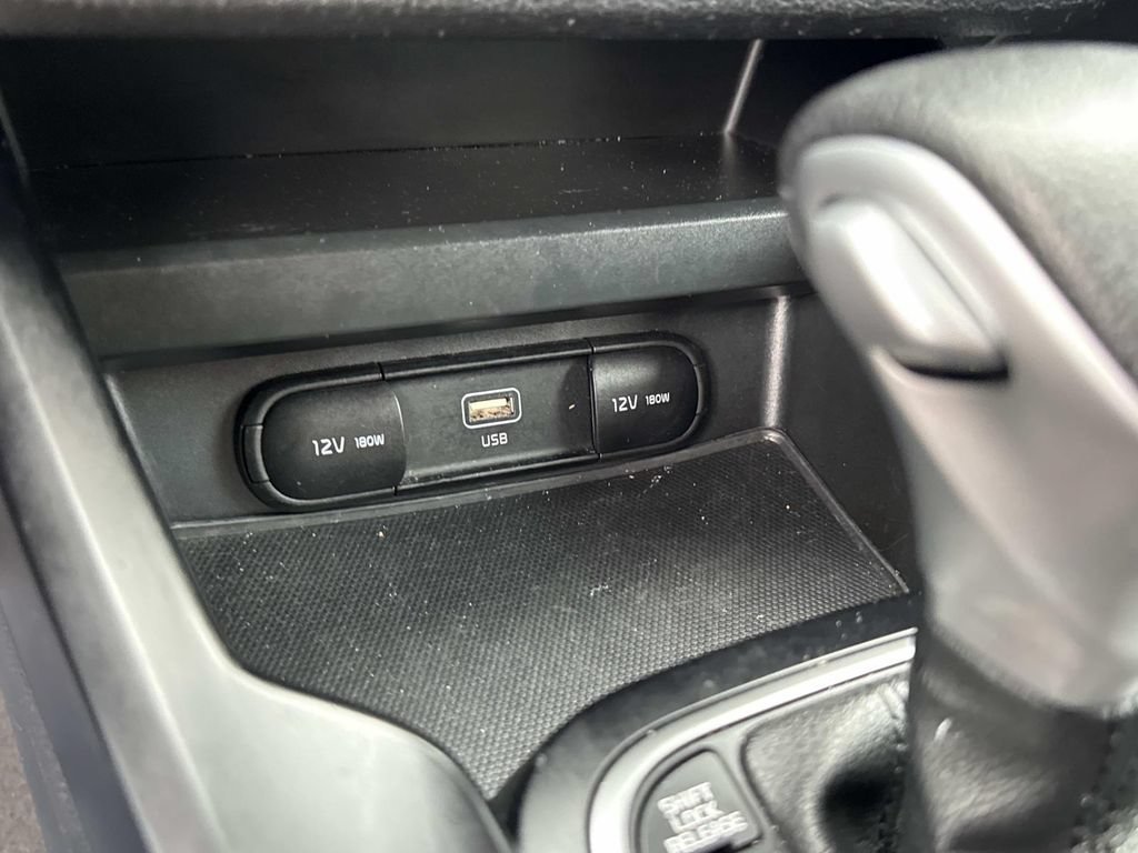 Used 2023 Kia Soul LX w/ Option Group 015 FWD image 28