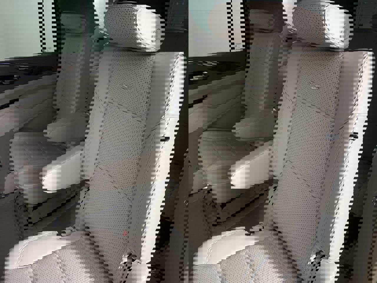 Certified 2024 Cadillac Escalade ESV Sport Platinum w/ LPO, ONYX Package image 15