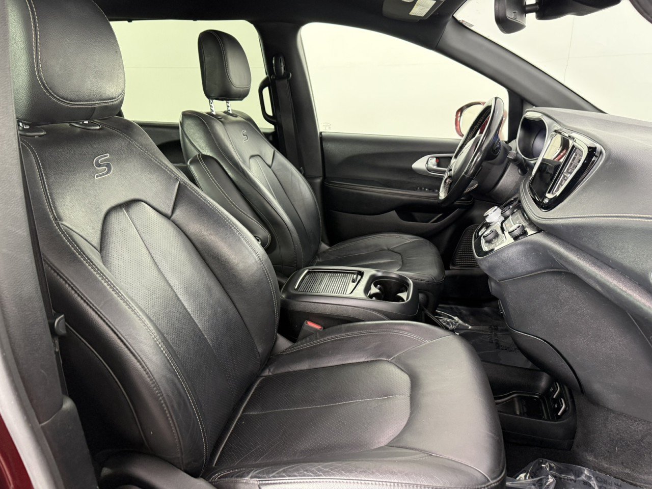 Used 2021 Chrysler Pacifica Touring-L w/ S Appearance Package FWD image 10