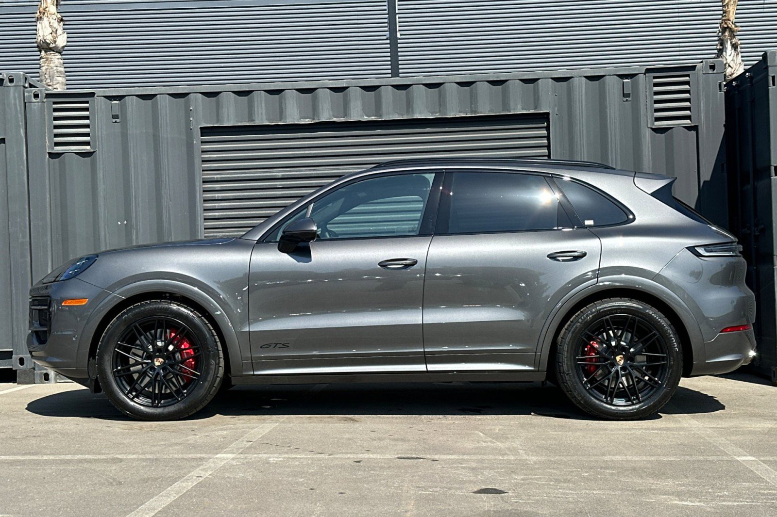 New 2026 Porsche Cayenne GTS image 2