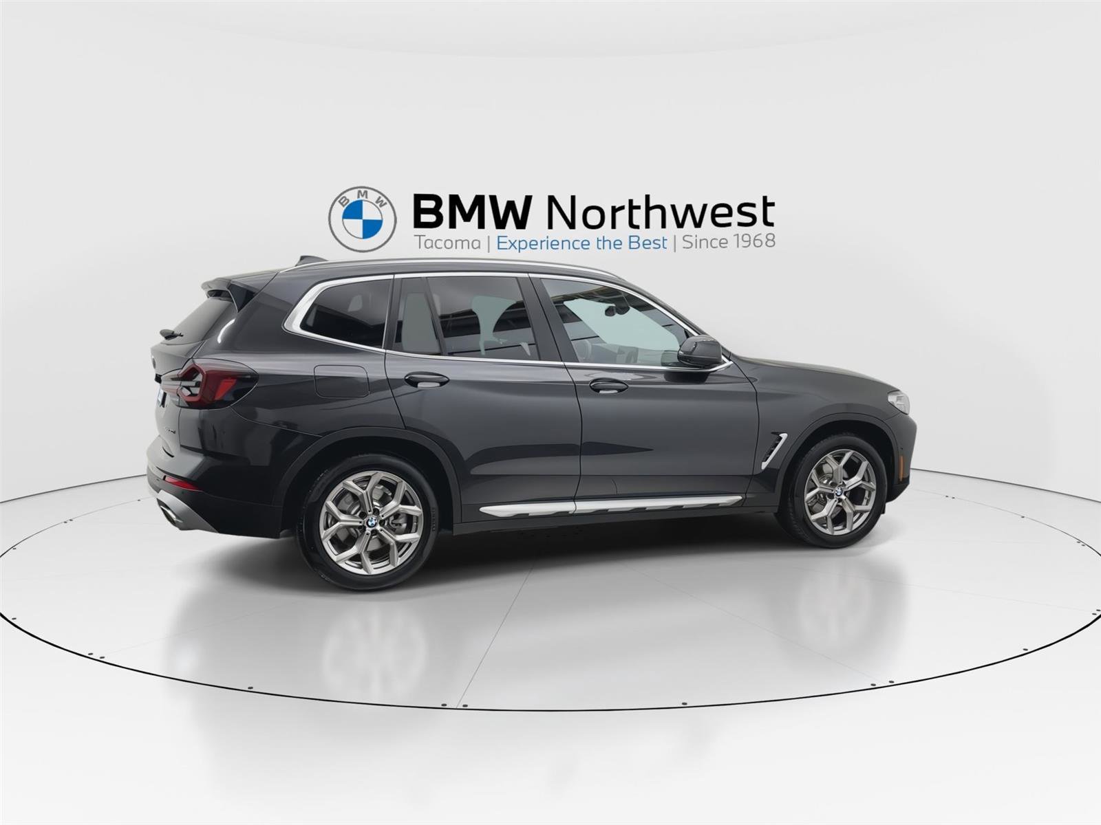 Used 2023 BMW X3 xDrive30i w/ Premium Package w/ZPA AWD/4WD image 4