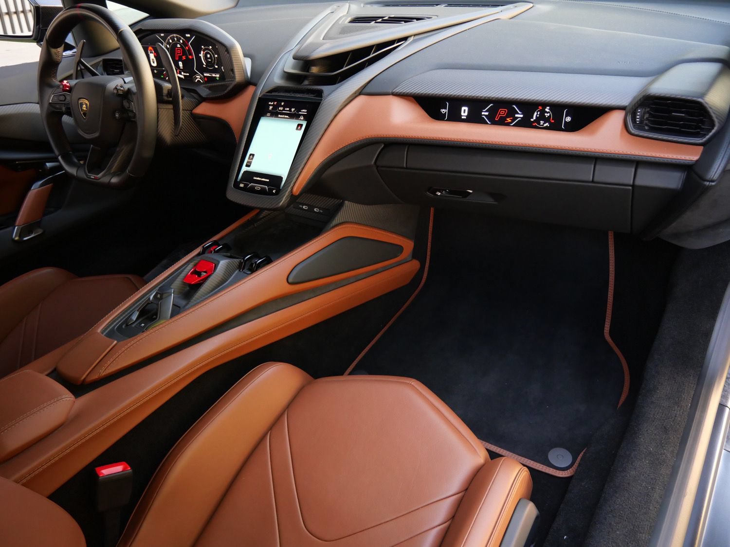 Used 2024 Lamborghini Revuelto AWD/4WD image 7
