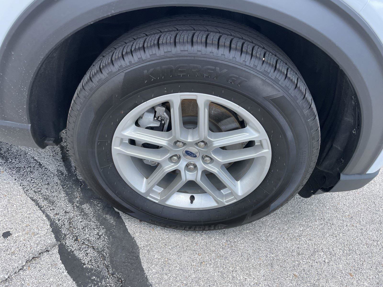 Used 2013 Ford Taurus SEL FWD image 33