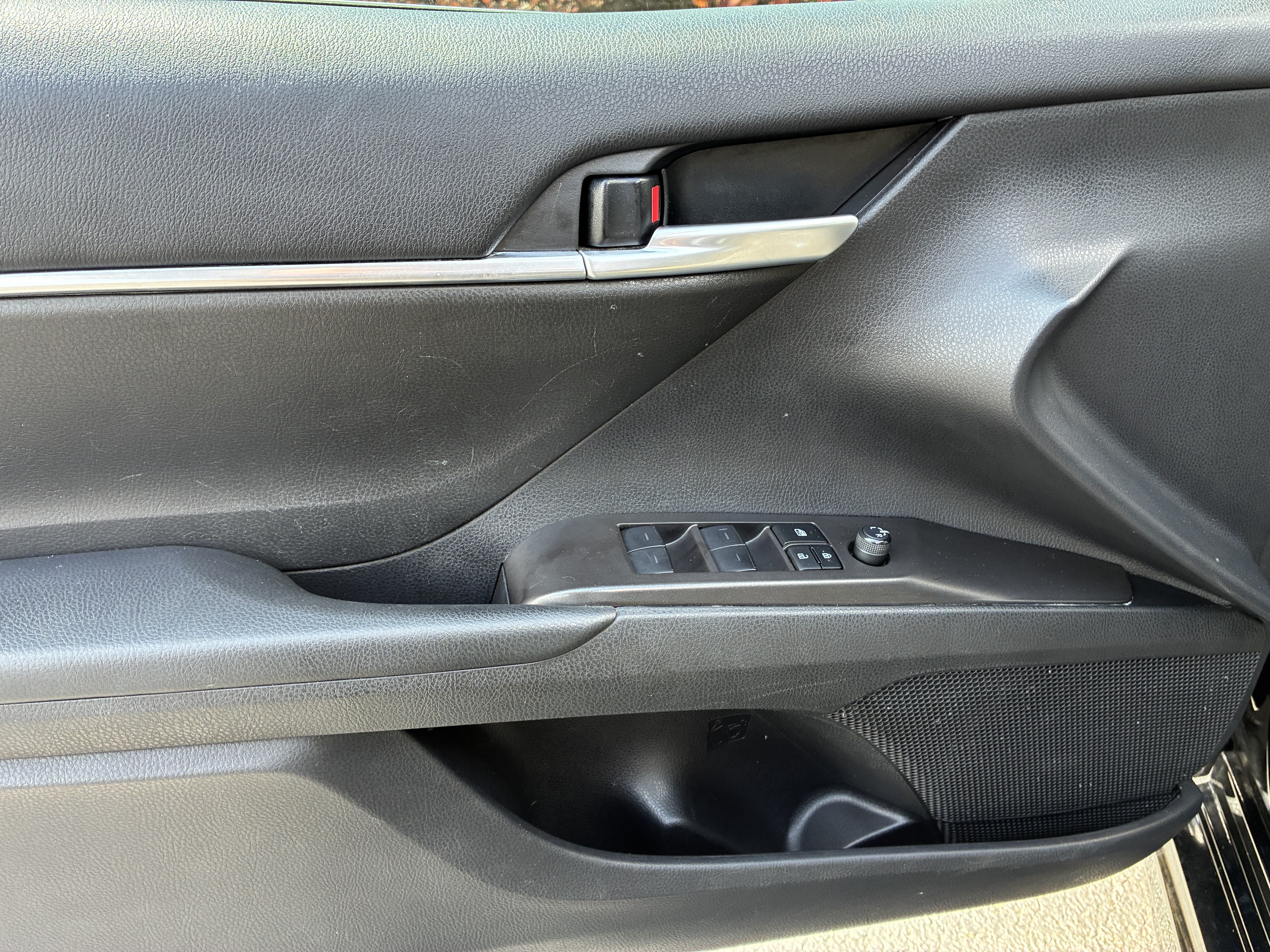 Used 2024 Toyota Camry SE FWD image 21
