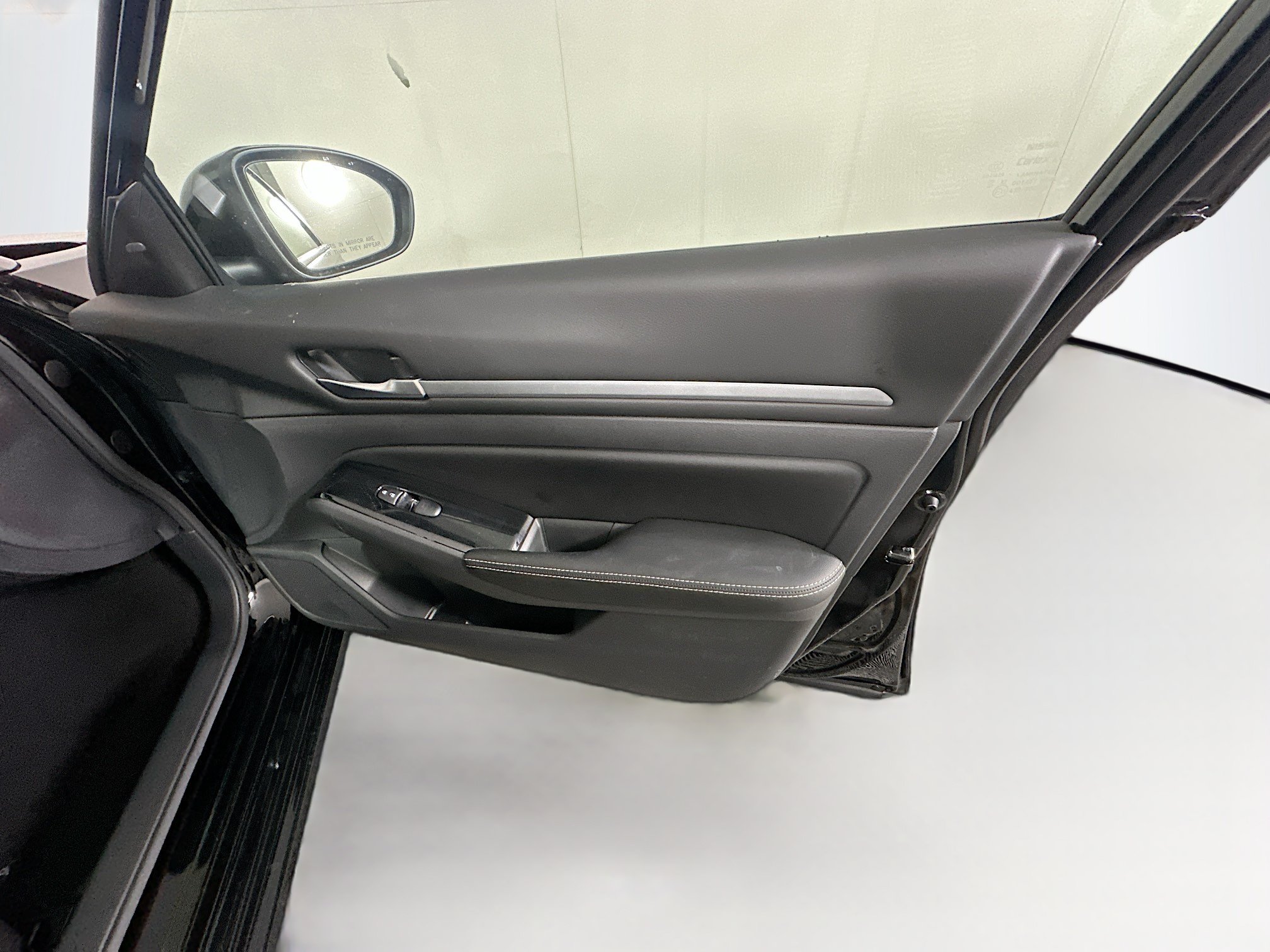Used 2023 Nissan Altima 2.5 SV FWD image 30