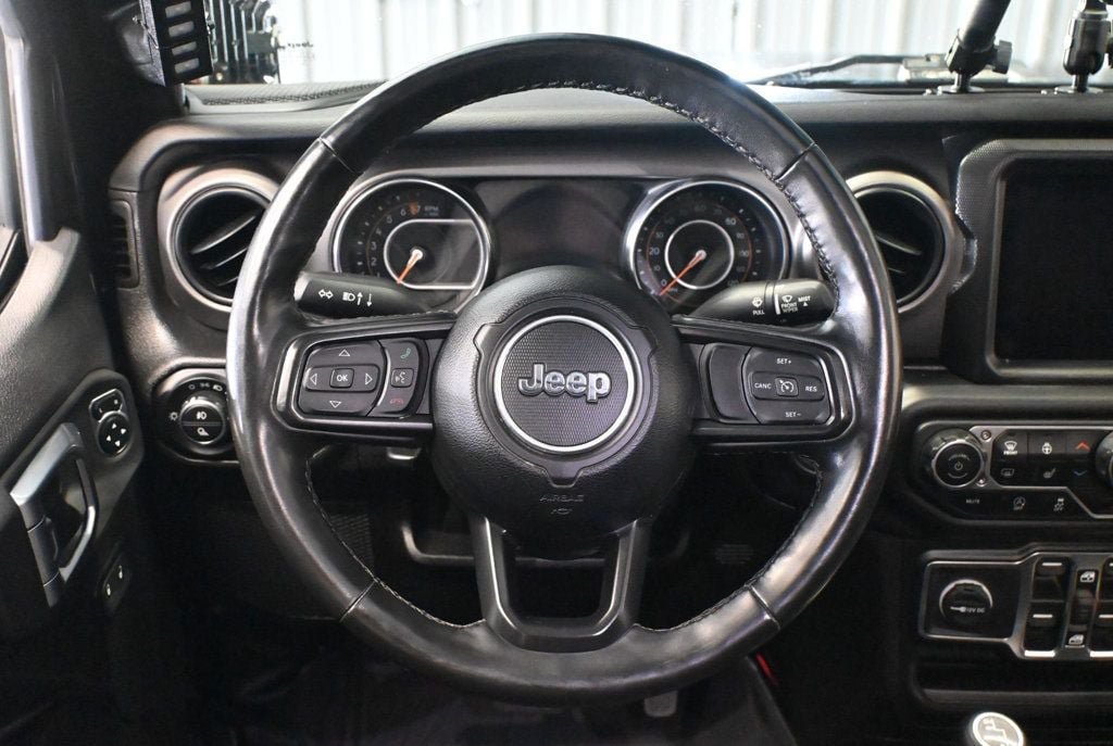Used 2023 Jeep Gladiator Sport AWD/4WD image 16