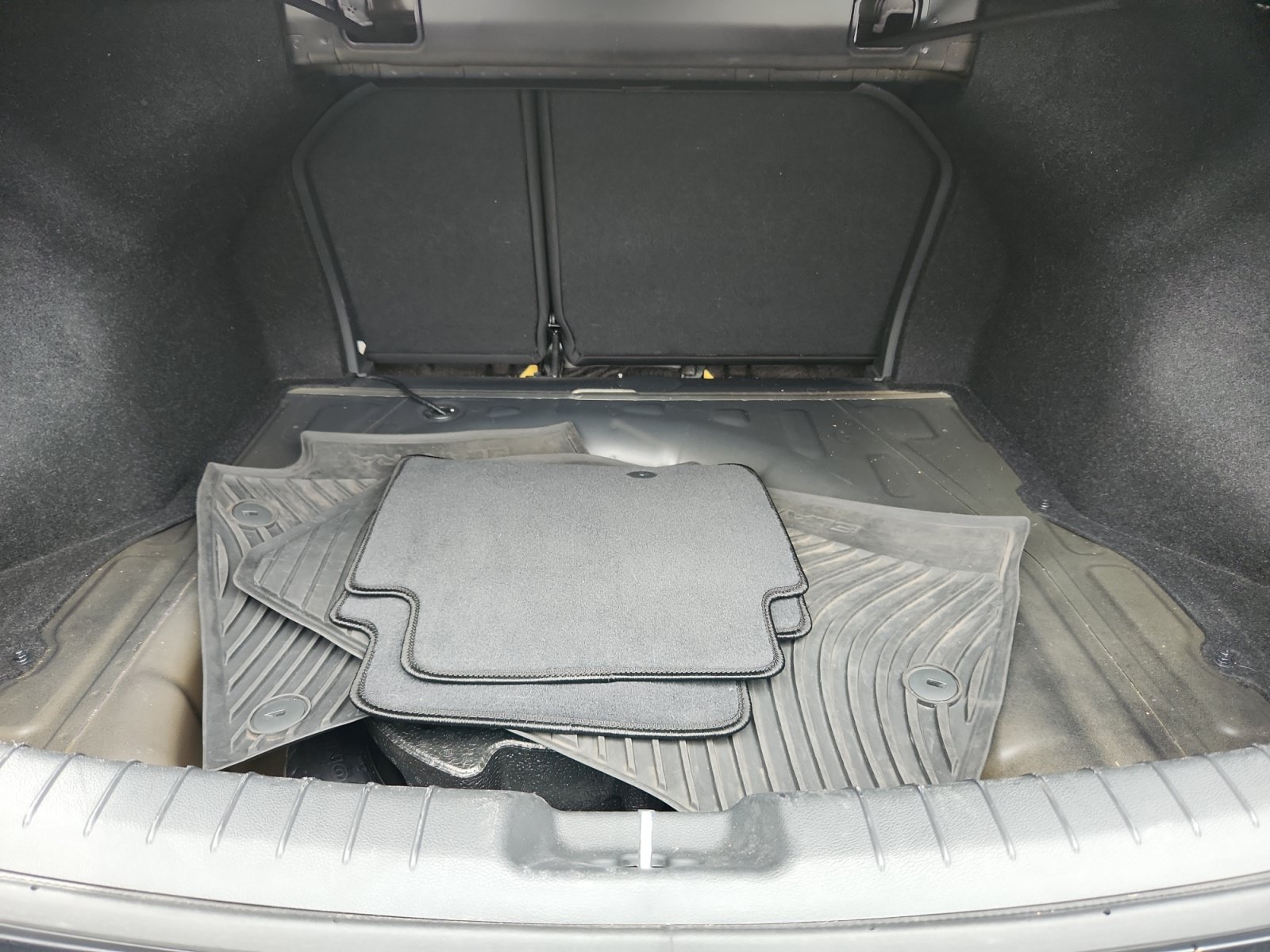 Used 2017 Hyundai Elantra Sedan FWD image 32