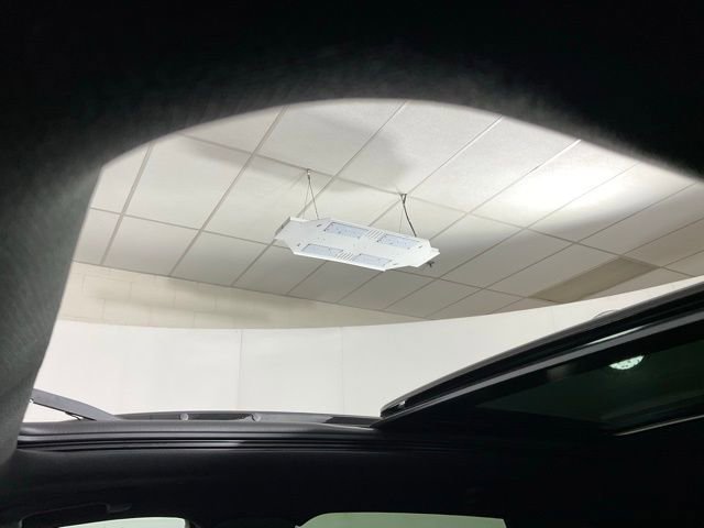 Used 2024 Cadillac XT5 Sportv w/ Technology Package image 17