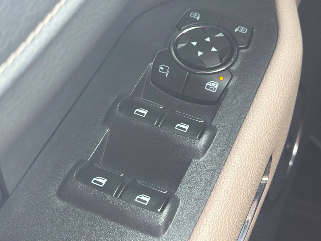 Used 2023 Ford Expedition Limited AWD/4WD image 13