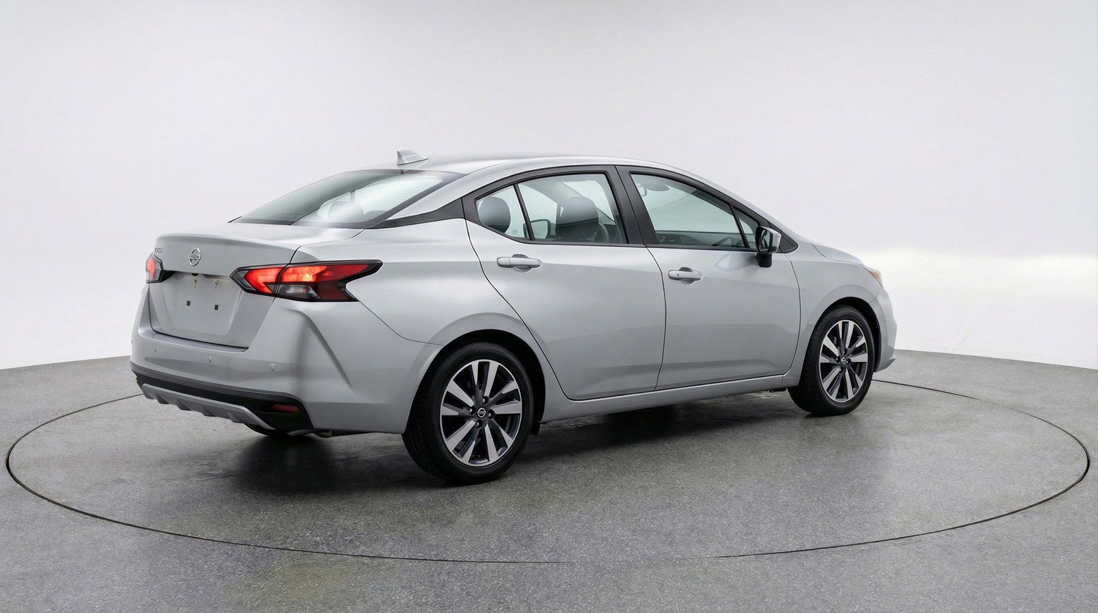 Used 2025 Nissan Versa SV FWD image 7