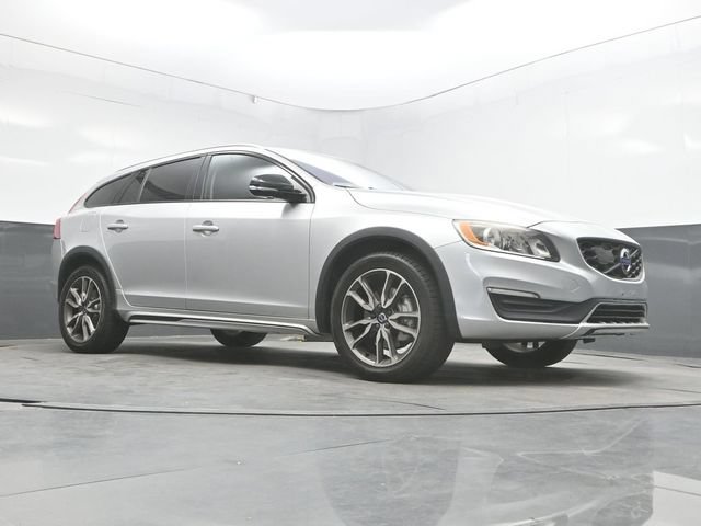 Used 2017 Volvo V60 T5 Cross Country w/ Convenience Package AWD/4WD image 33