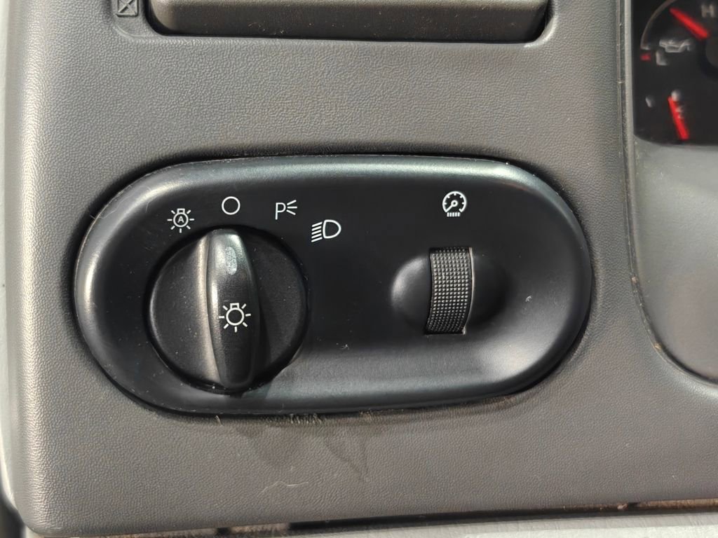 Used 2004 Ford Excursion XLT image 8