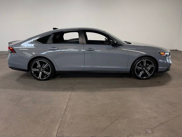 Used 2023 Honda Accord Sport image 2