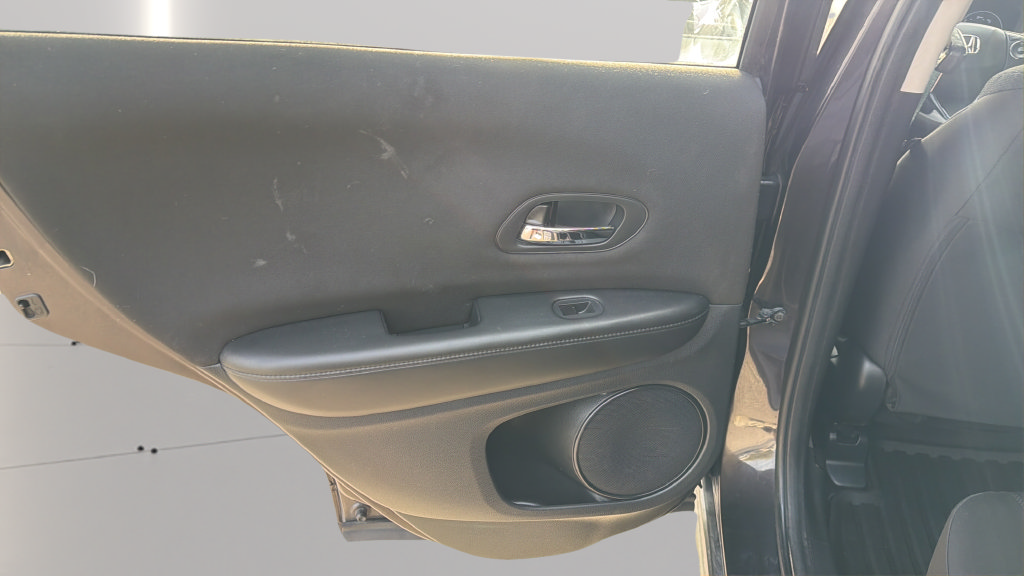 Used 2016 Honda HR-V LX image 23