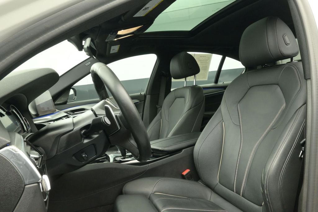 Used 2019 BMW 530i xDrive w/ M Sport Package AWD/4WD image 25