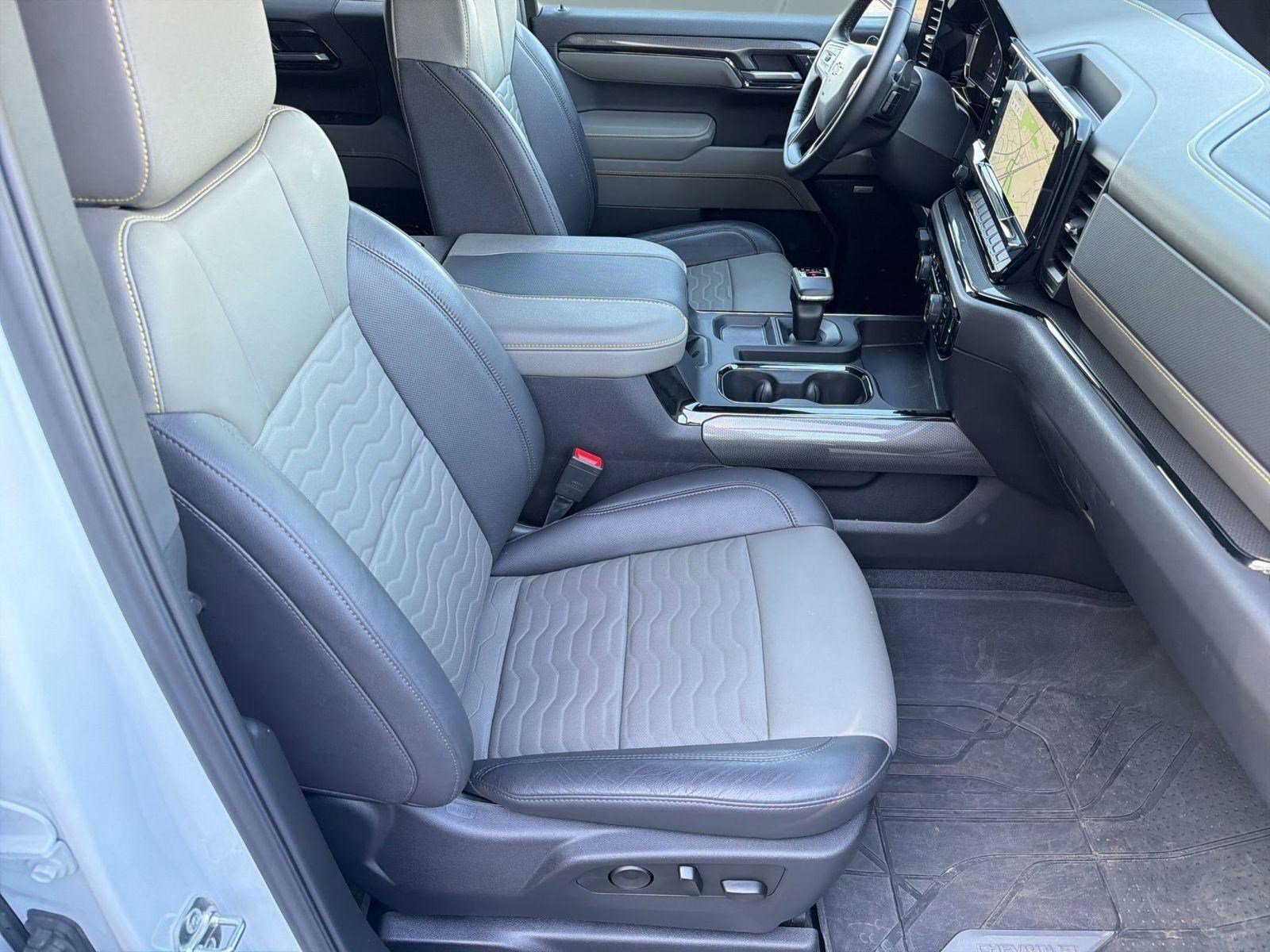 Used 2025 Chevrolet Silverado 1500 ZR2 w/ Technology Package image 30