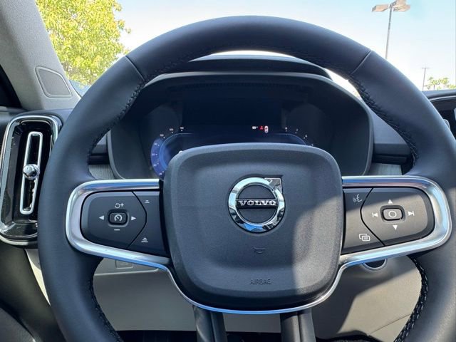 New 2025 Volvo XC40 B5 Plus w/ Protection Package Premier AWD/4WD image 30