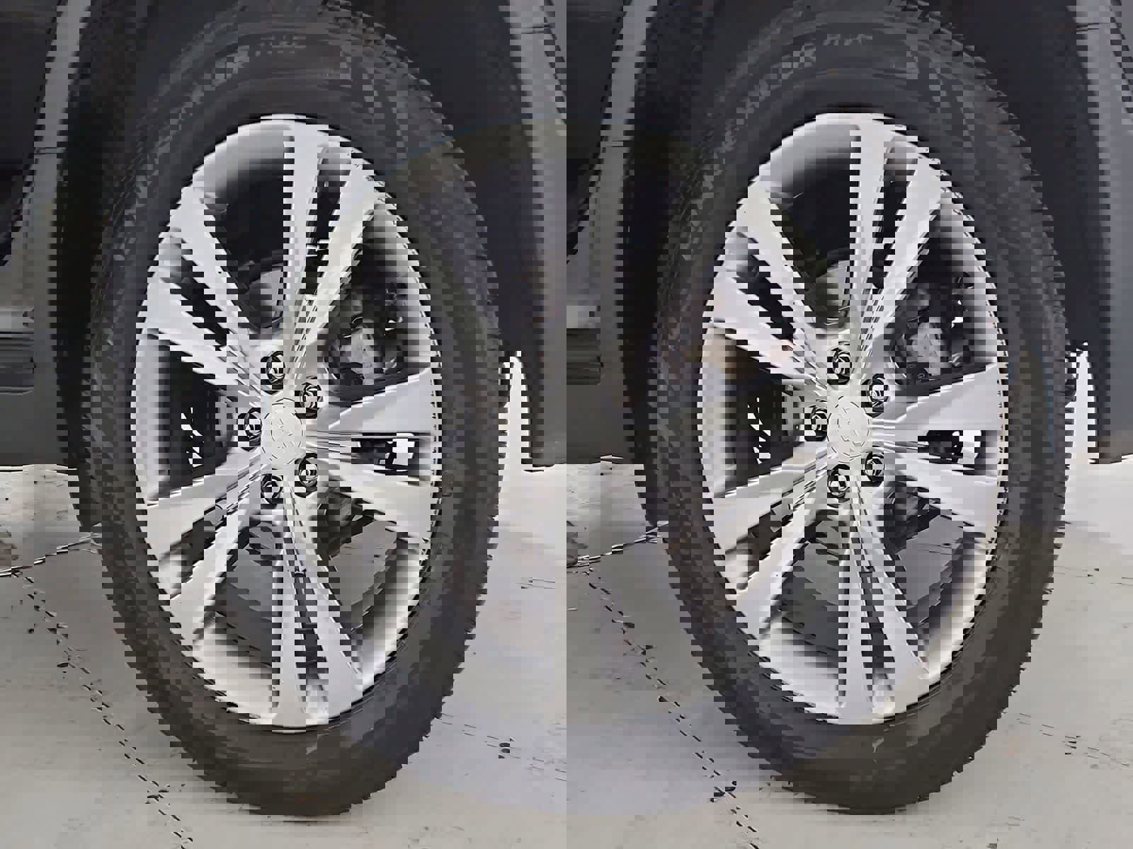 Used 2020 Chevrolet Trax LT w/ Sun & Sound Package AWD/4WD image 12