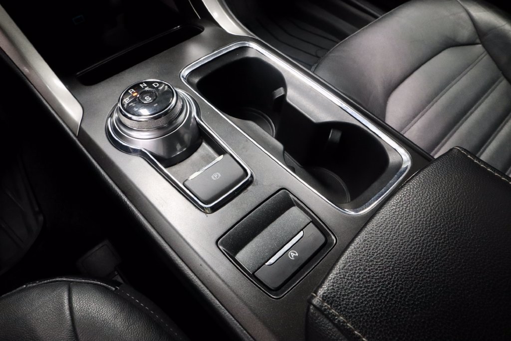Used 2018 Ford Fusion SE FWD image 31