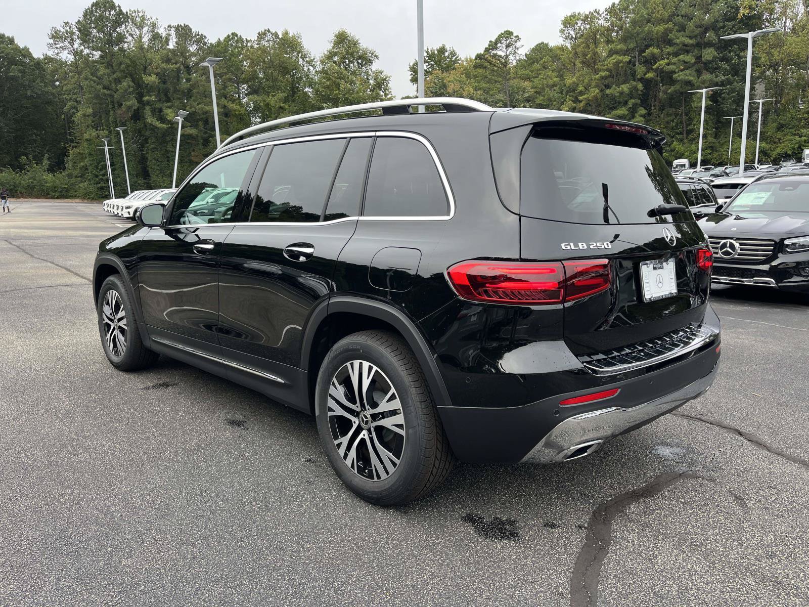 New 2026 Mercedes-Benz GLB 250 4MATIC image 11