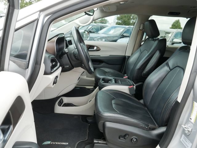Used 2017 Chrysler Pacifica Premium FWD image 13