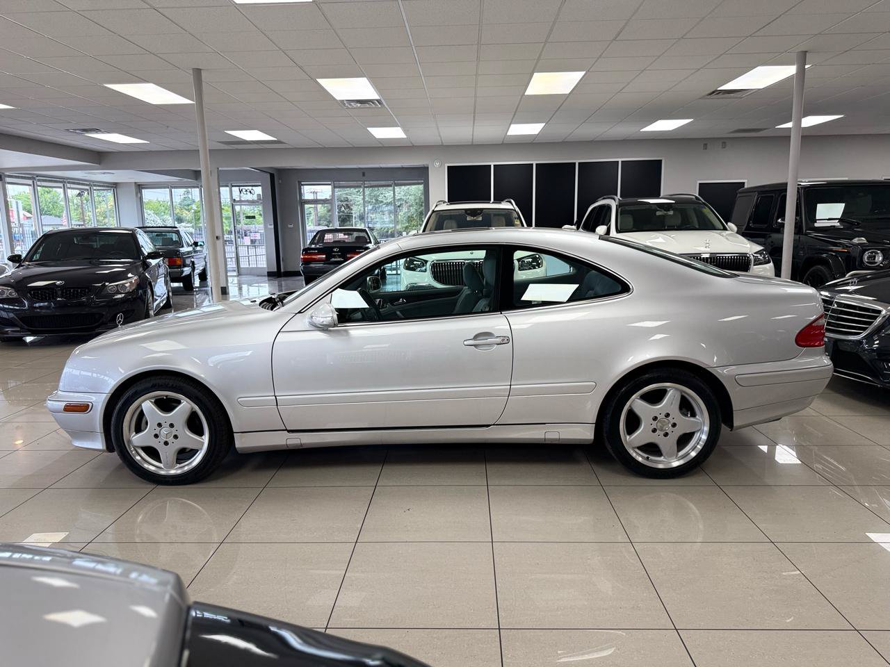 Used 2001 Mercedes-Benz CLK 320 Coupe image 3