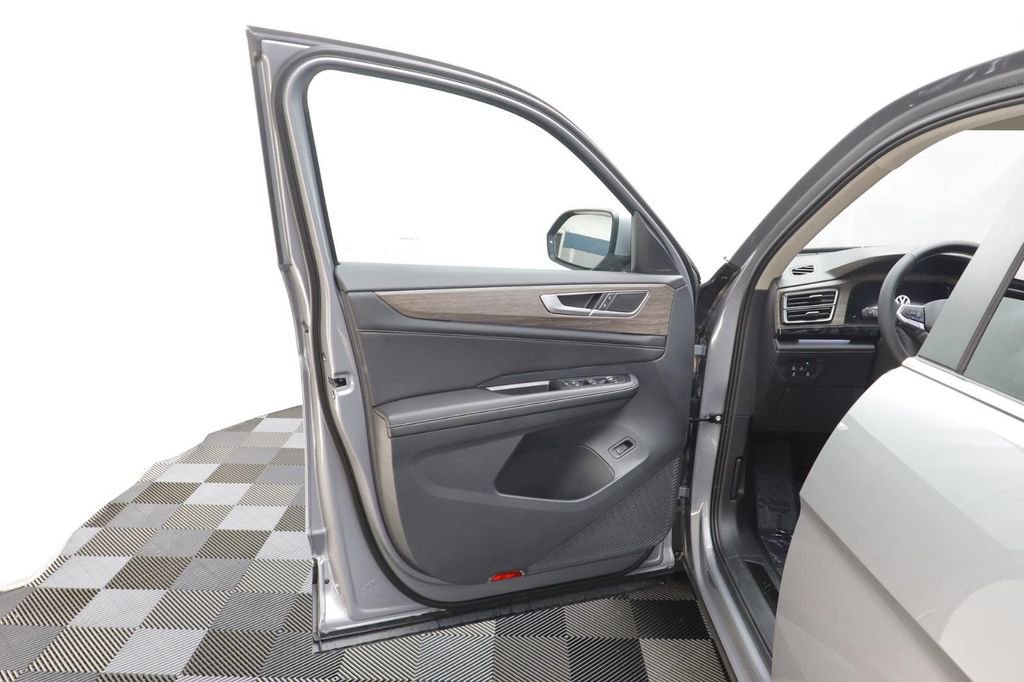 New 2026 Volkswagen Atlas SEL AWD/4WD image 6