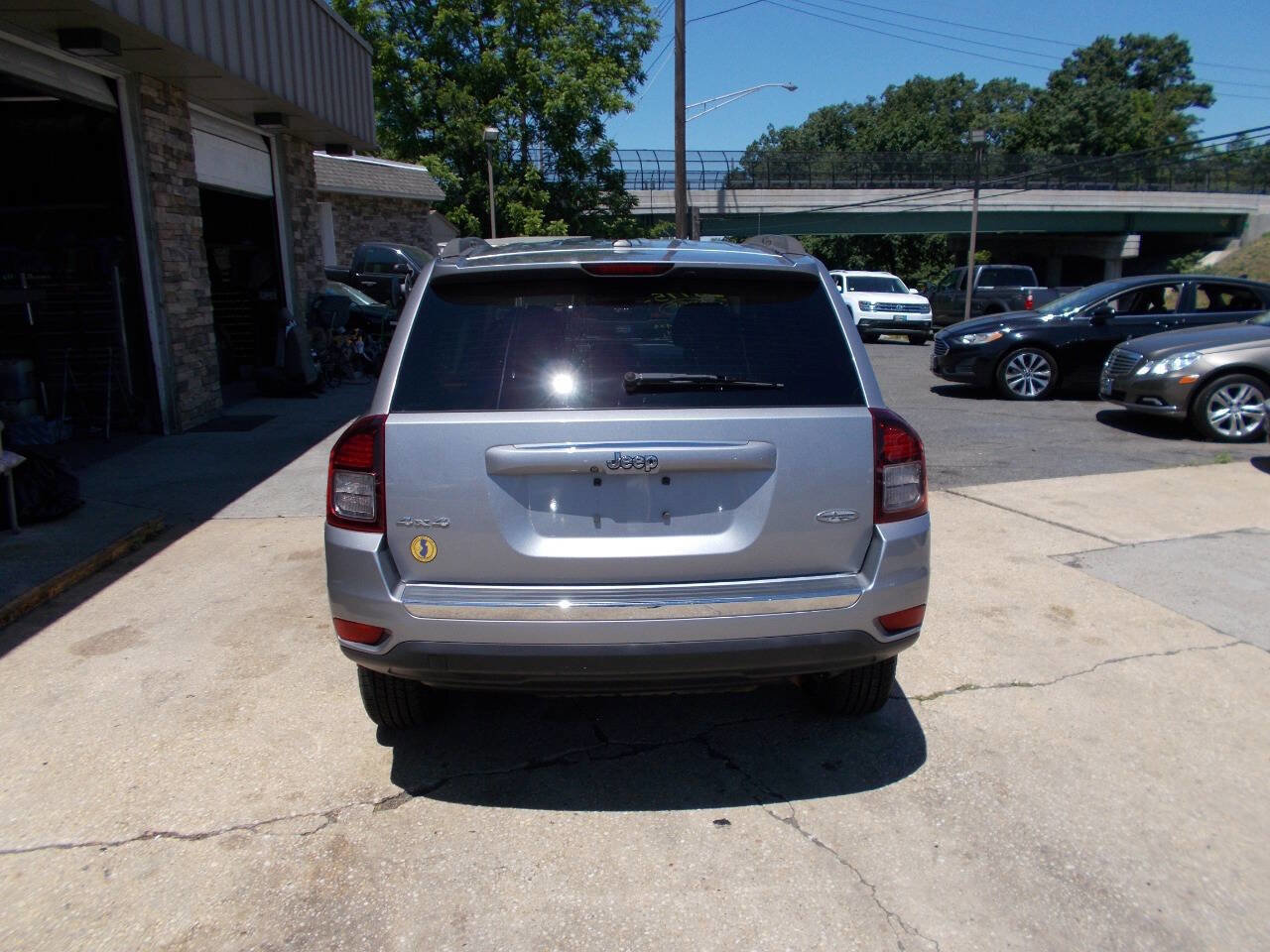 Used 2015 Jeep Compass High Altitude AWD/4WD image 4
