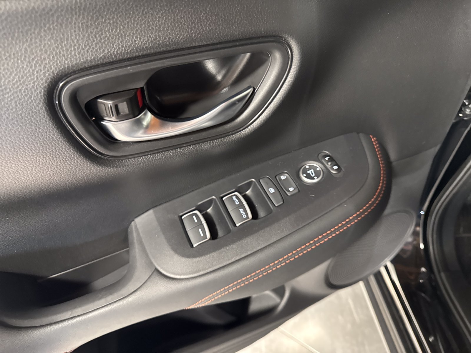 Used 2025 Honda HR-V Sport image 16