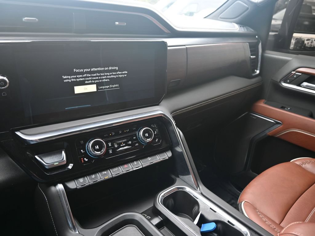 Used 2024 GMC Sierra 3500 Denali Ultimate image 27