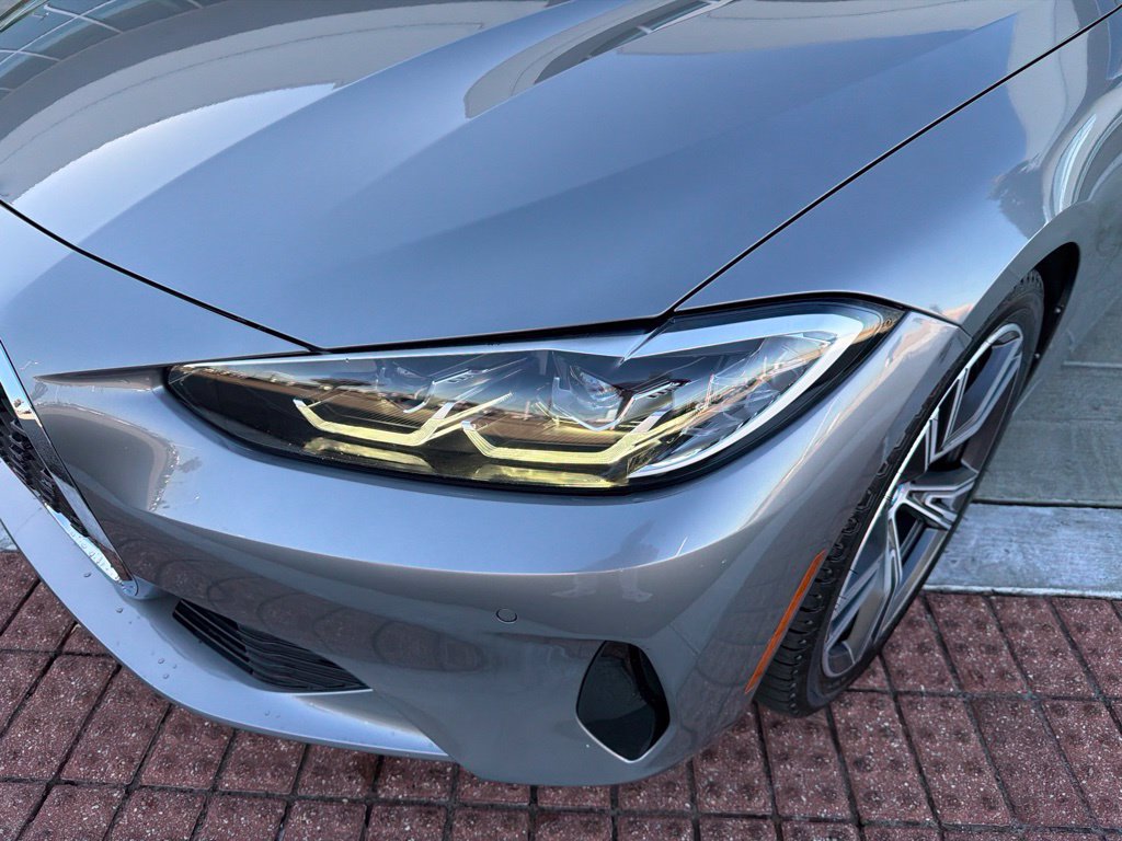 Used 2023 BMW 430i Coupe w/ Premium Package RWD image 12