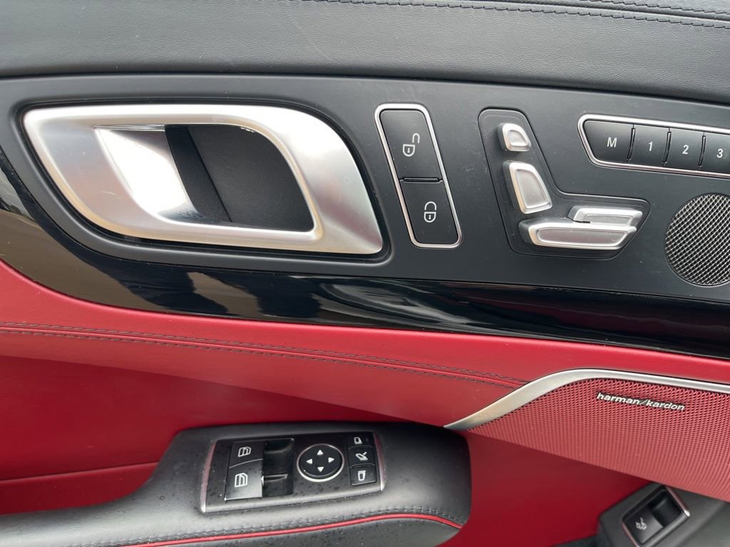 Used 2018 Mercedes-Benz SL 550 image 11