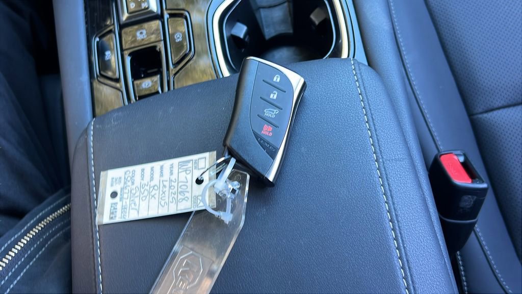 Used 2025 Lexus RX 350 FWD w/ Technology Package image 28
