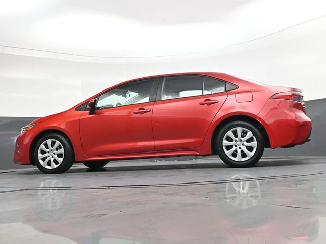 Used 2021 Toyota Corolla LE FWD image 32