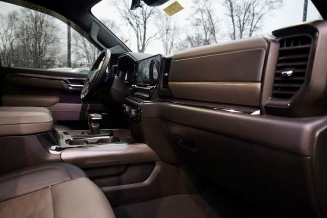 Certified 2025 Chevrolet Silverado 1500 ZR2 w/ Technology Package image 38