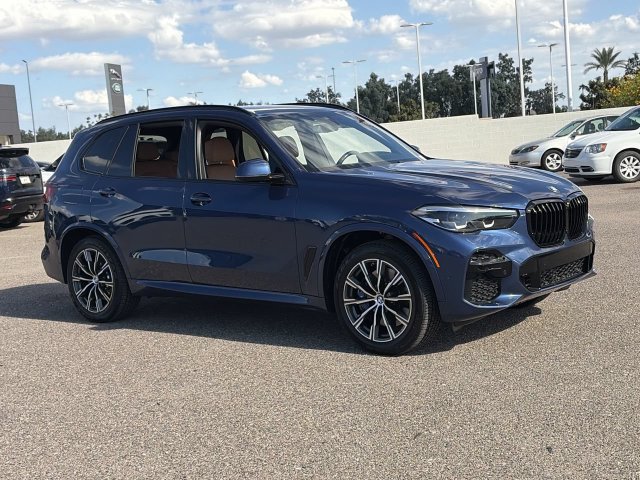 Used 2022 BMW X5 M50i AWD/4WD image 4