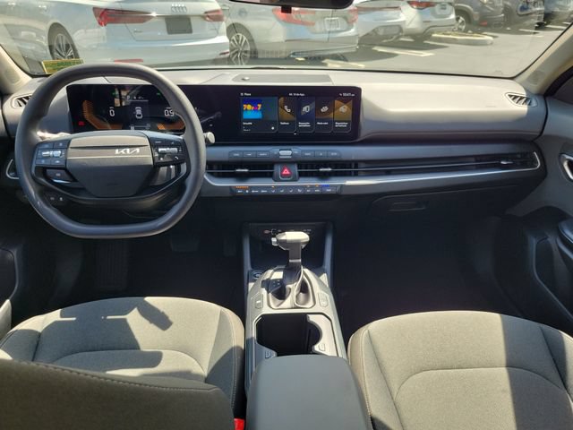 Used 2025 Kia K4 FWD image 12