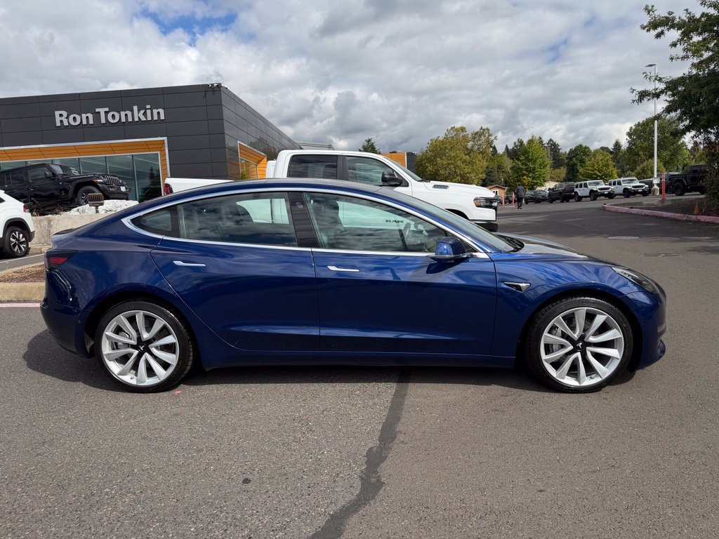 Used 2018 Tesla Model 3 Long Range AWD/4WD image 8