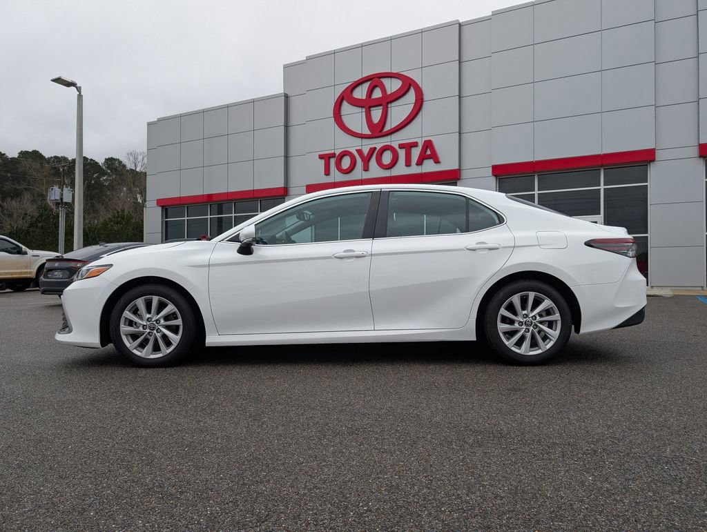 Used 2024 Toyota Camry LE w/ Convenience Package image 2