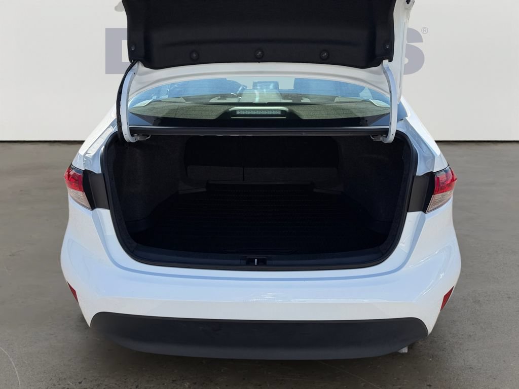 Used 2025 Toyota Corolla LE FWD image 14