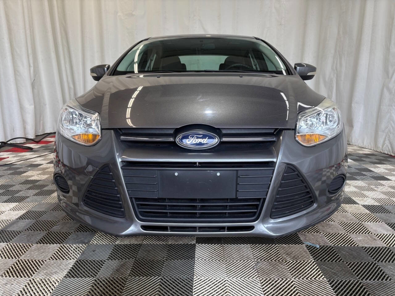 Used 2014 Ford Focus SE w/ SE Winter Package image 4