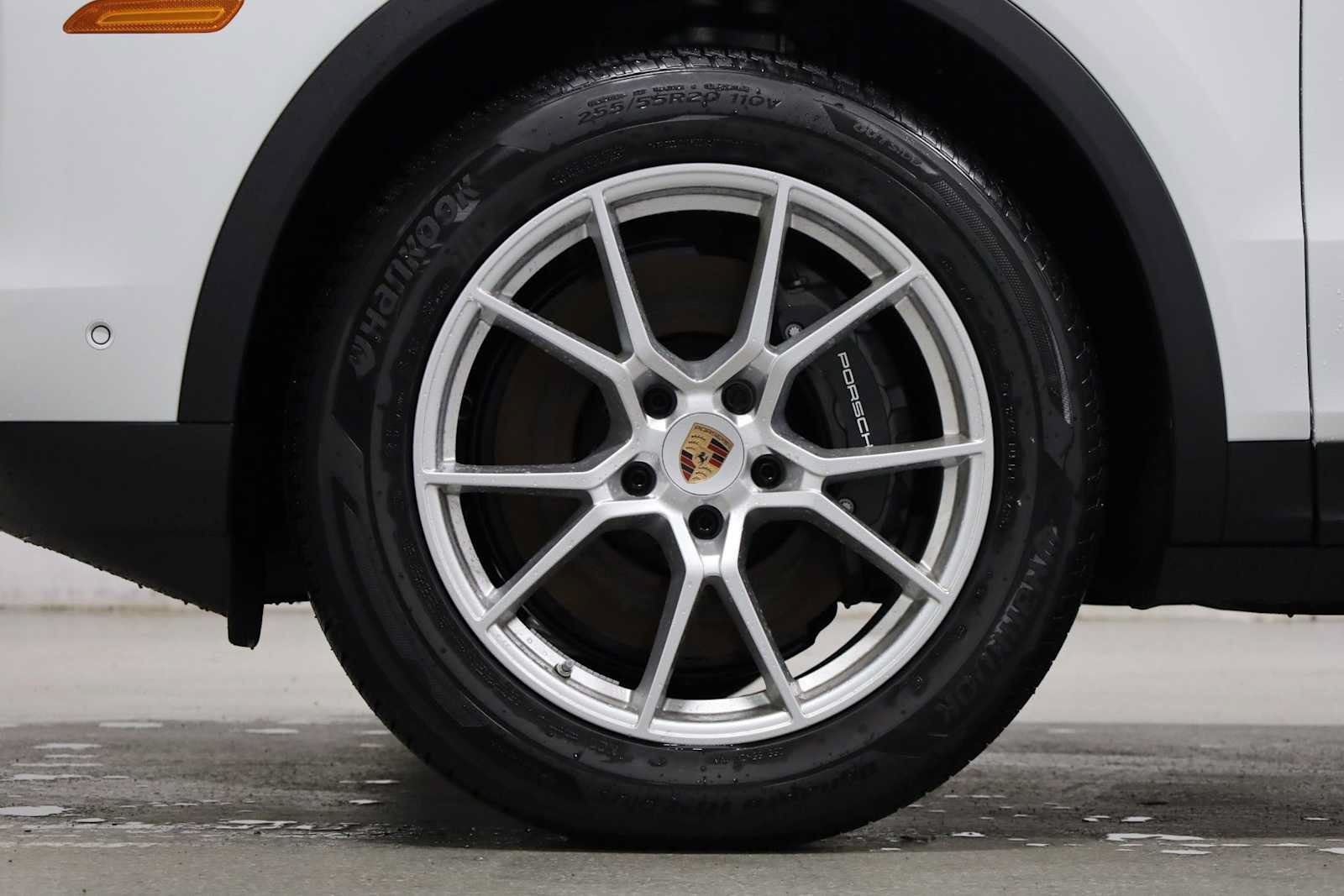 New 2026 Porsche Cayenne Coupe AWD/4WD image 40