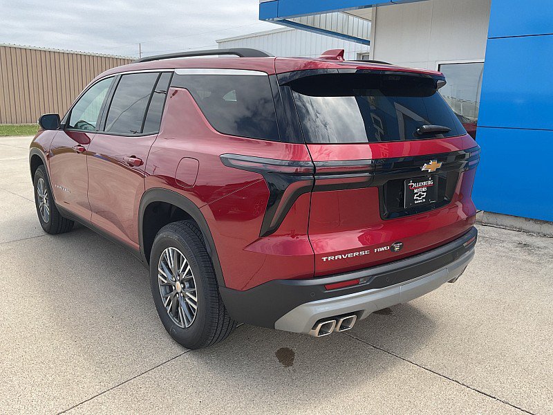 New 2026 Chevrolet Traverse LT w/ Driver Confidence Package AWD/4WD image 7