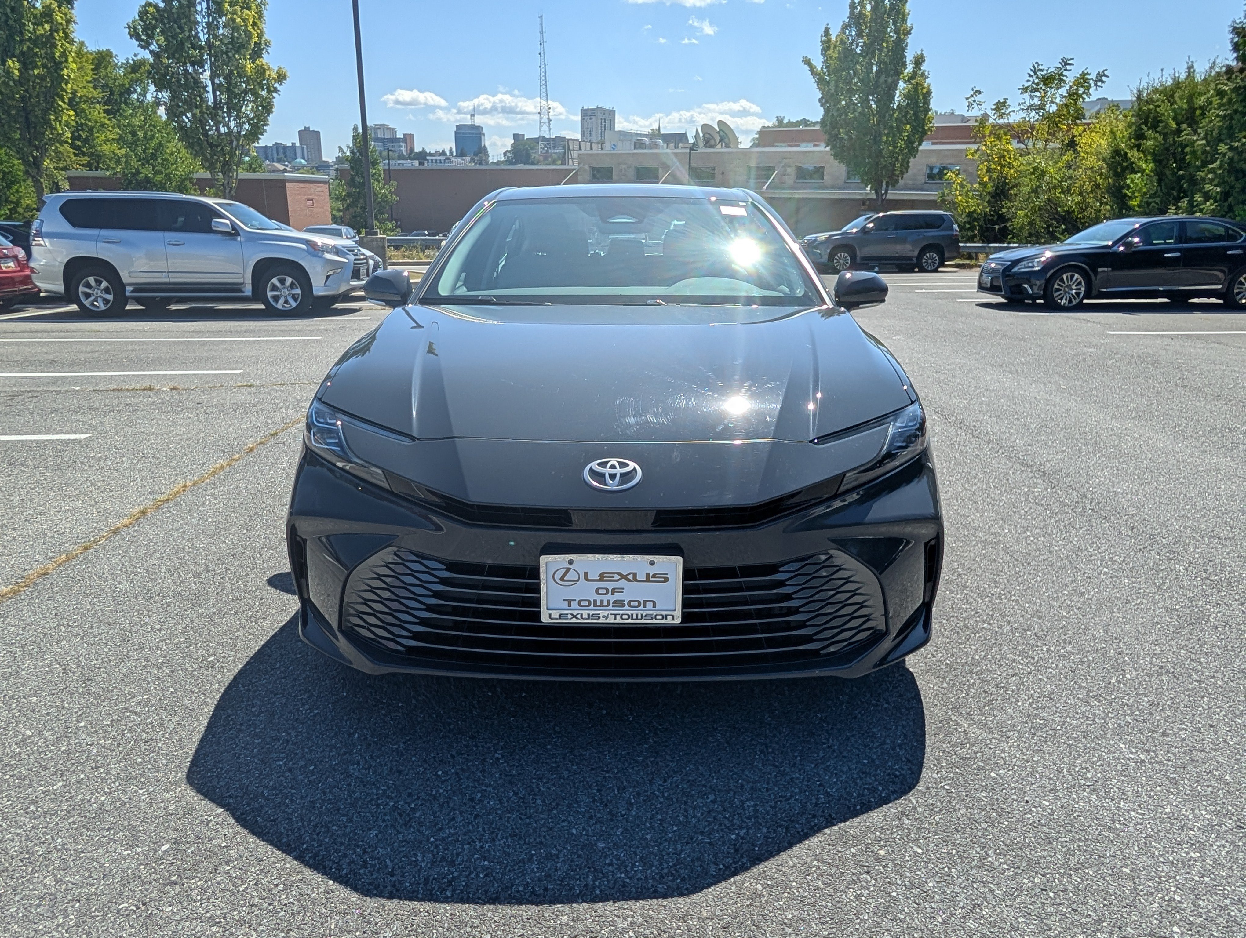 Used 2025 Toyota Camry XLE FWD image 8