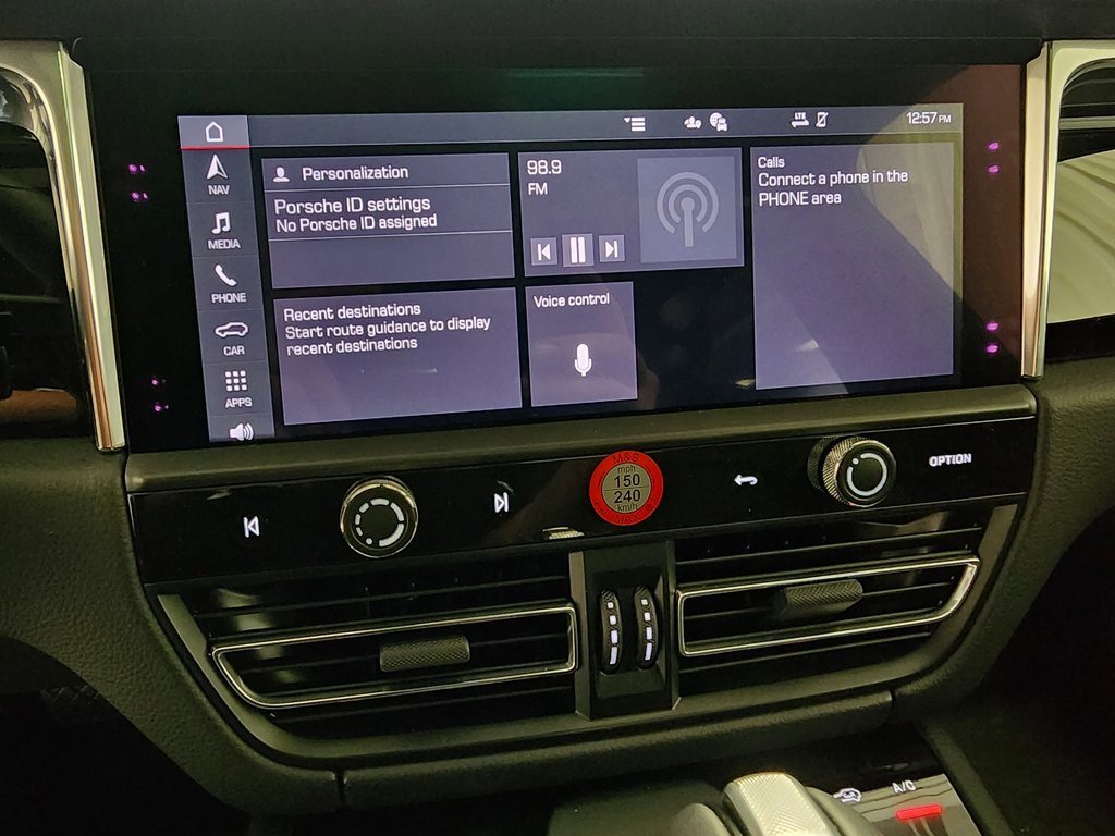 Used 2025 Porsche Macan . image 7