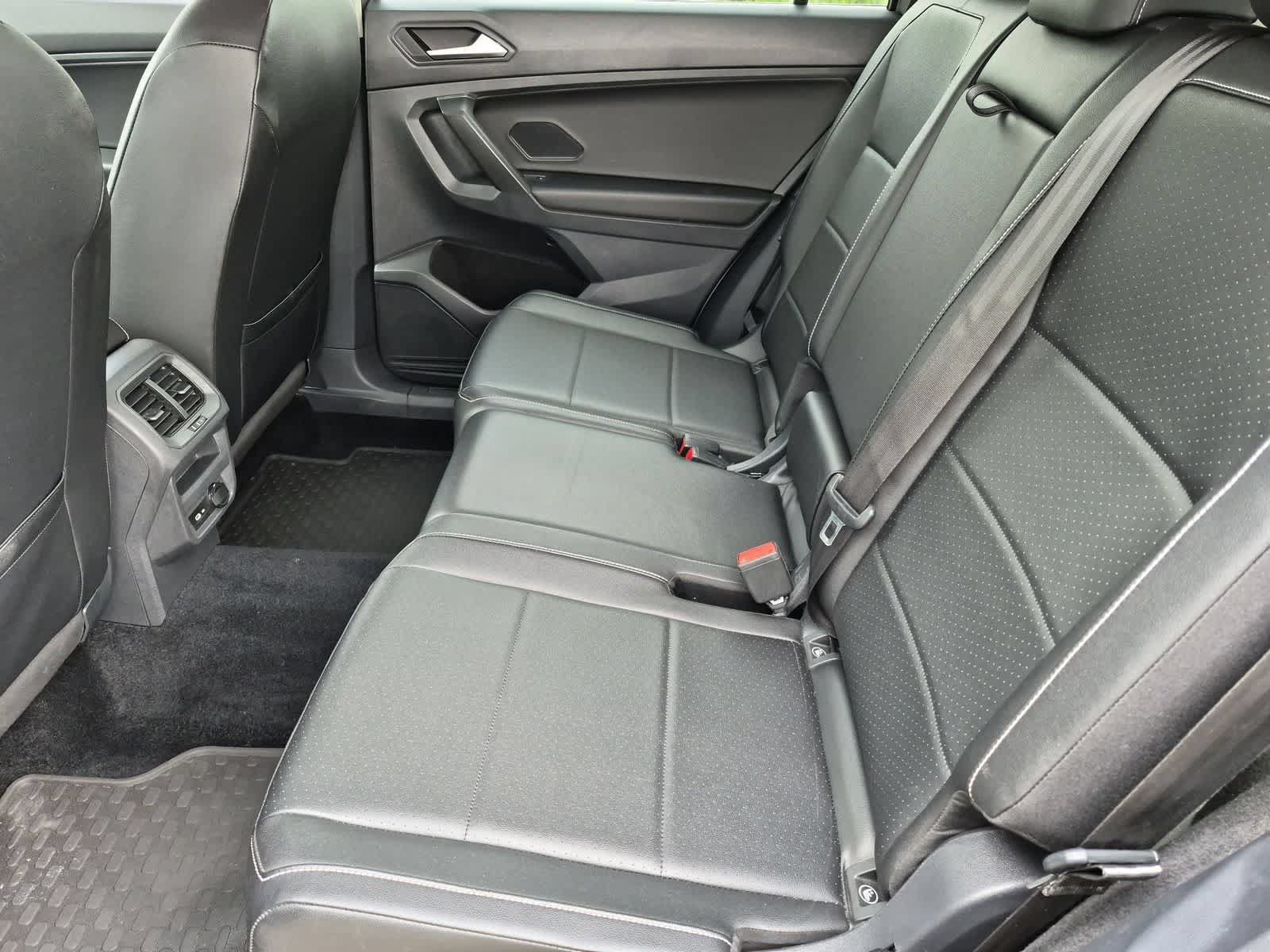 Used 2021 Volkswagen Tiguan SE AWD/4WD image 19