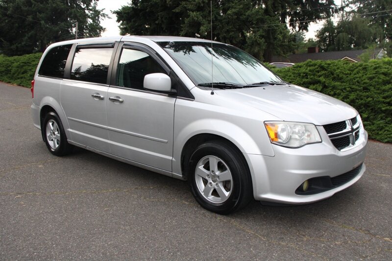 Used 2012 Dodge Grand Caravan Crew FWD image 2
