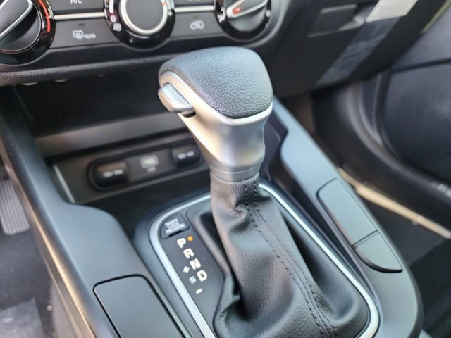 Used 2025 Kia Soul LX image 19