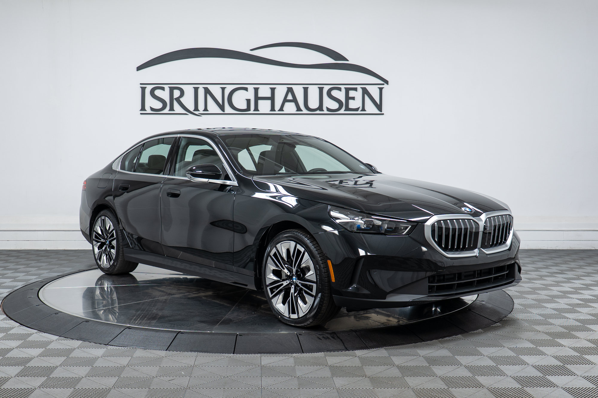 Used 2026 BMW 530i xDrive w/ Premium Package AWD/4WD image 3