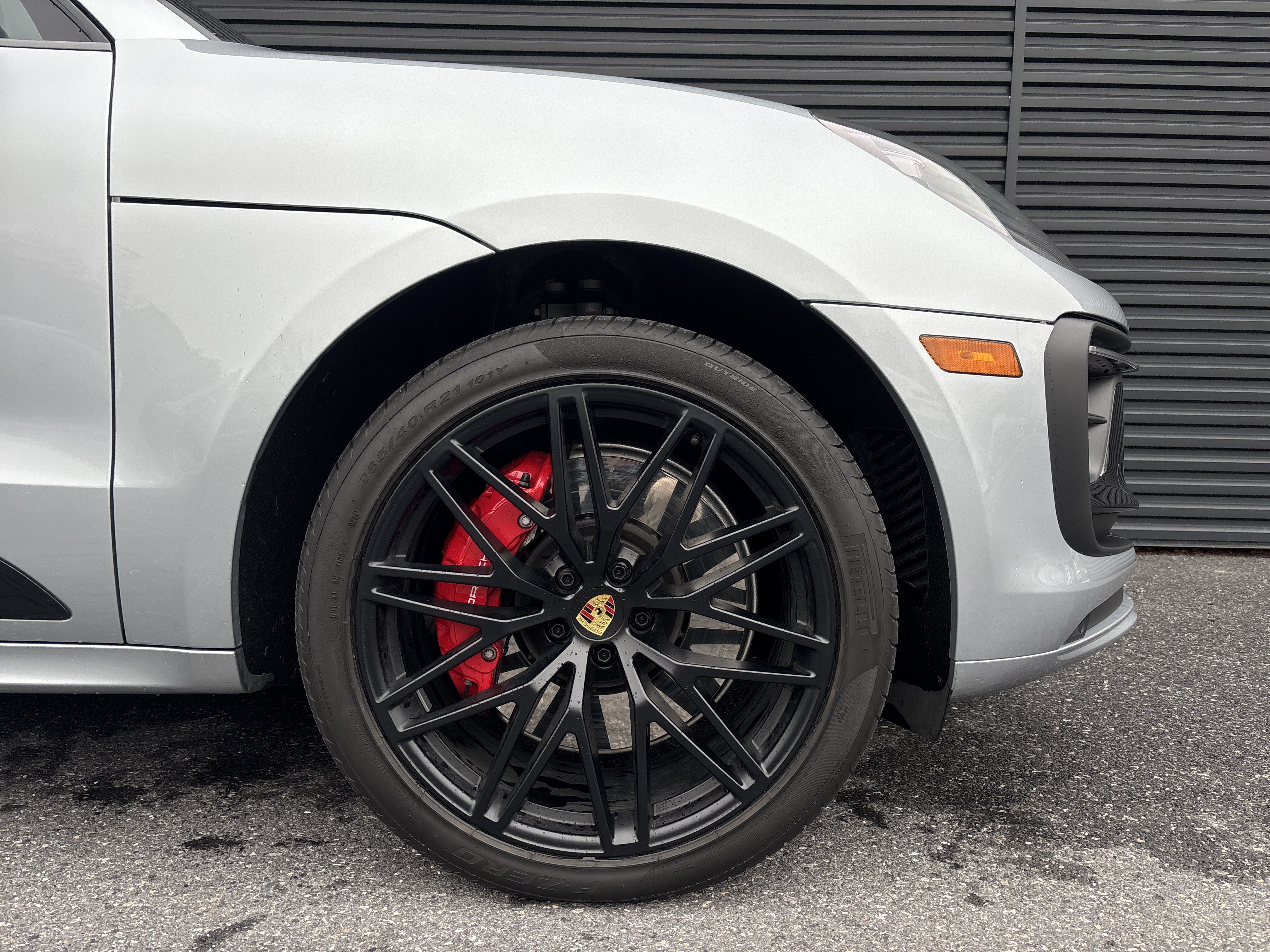 Certified 2025 Porsche Macan GTS AWD/4WD image 9